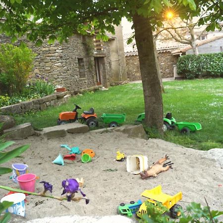 La Petite Maison Dans La Prairie Cassaignes Exteriör bild