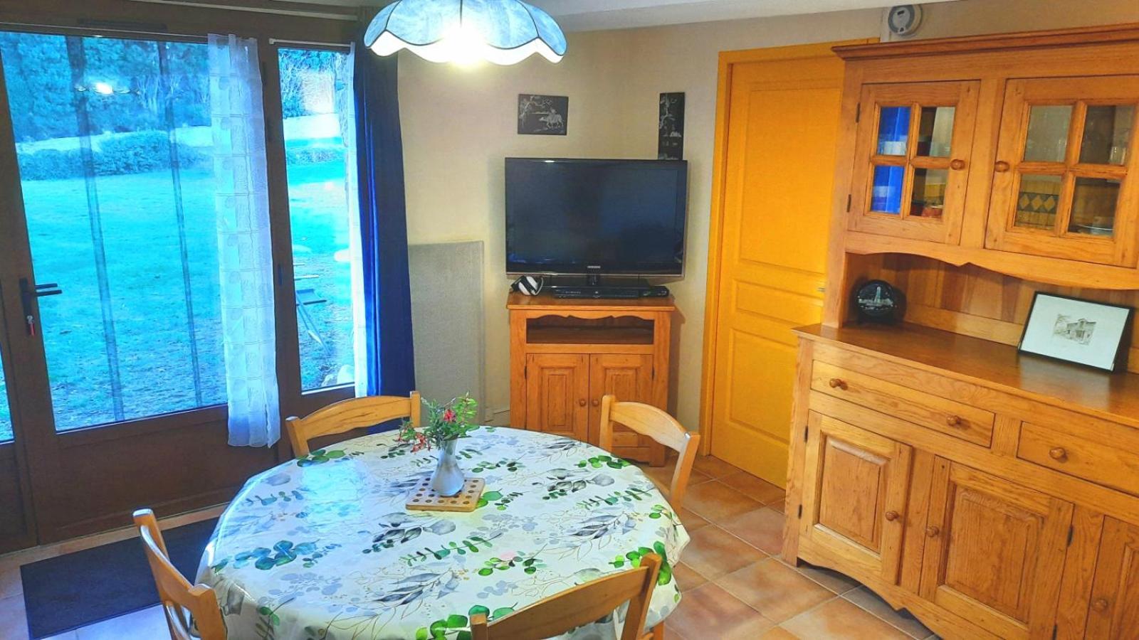 La Petite Maison Dans La Prairie Cassaignes Exteriör bild