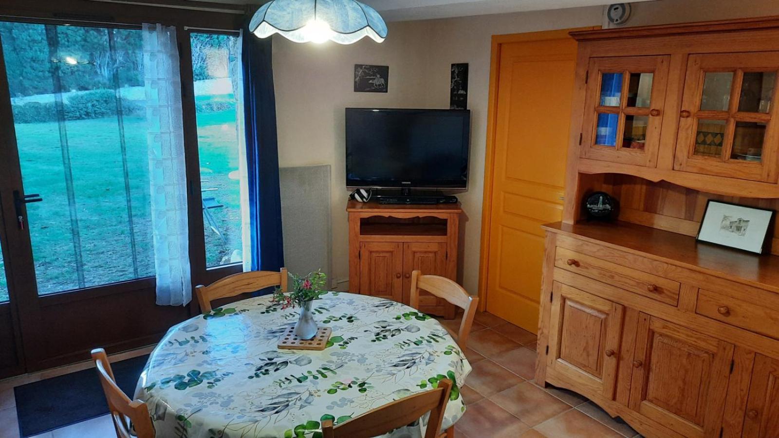 La Petite Maison Dans La Prairie Cassaignes Exteriör bild