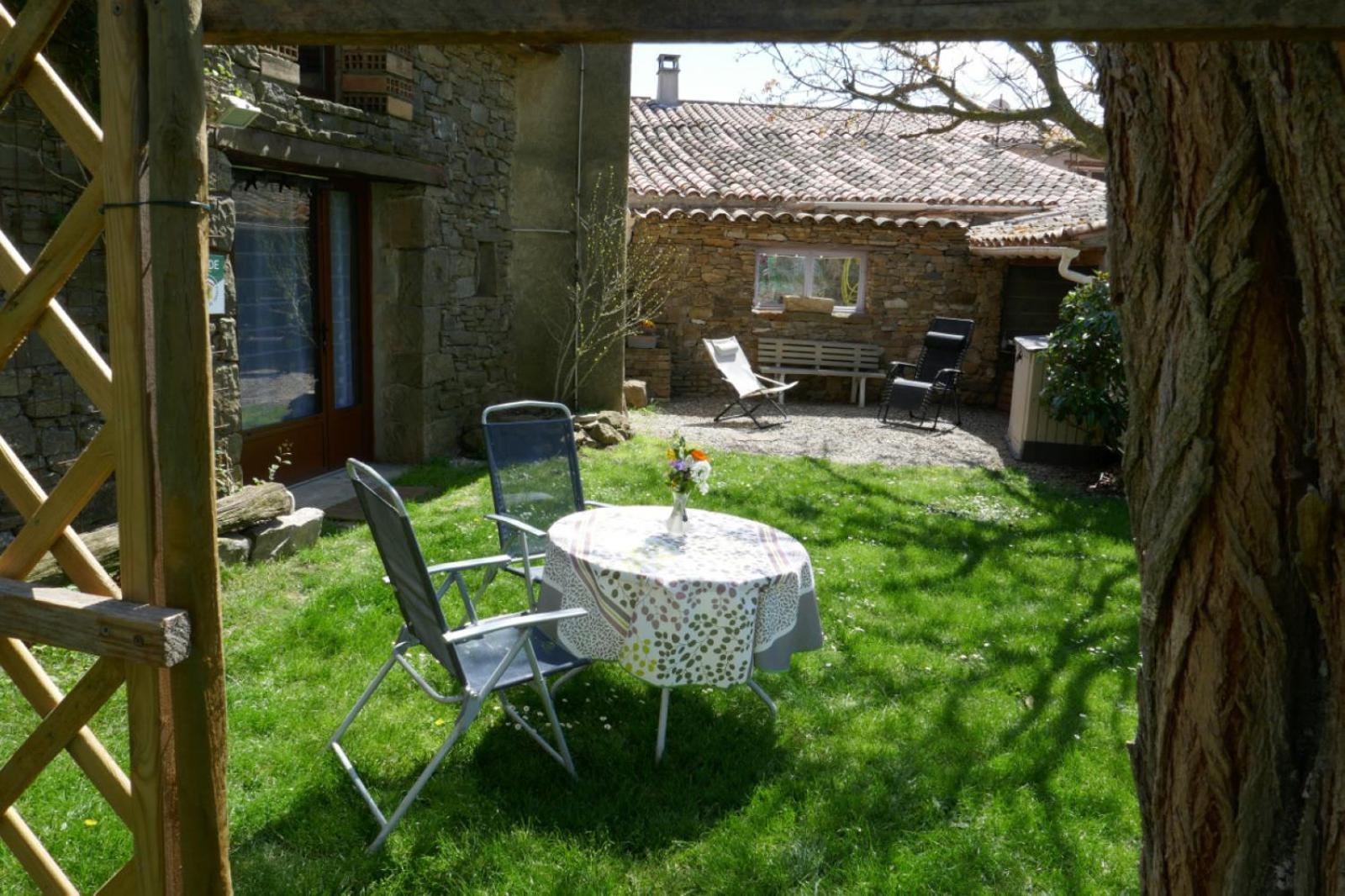 La Petite Maison Dans La Prairie Cassaignes Exteriör bild