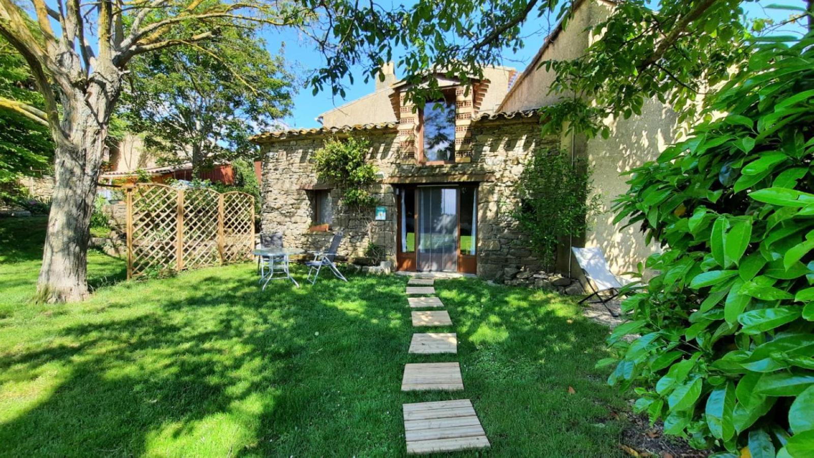 La Petite Maison Dans La Prairie Cassaignes Exteriör bild